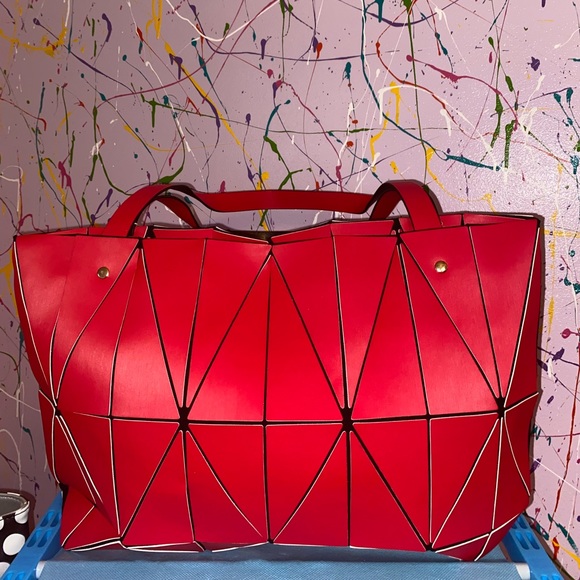 Large Geo Structure Tote. - Picture 2 of 2